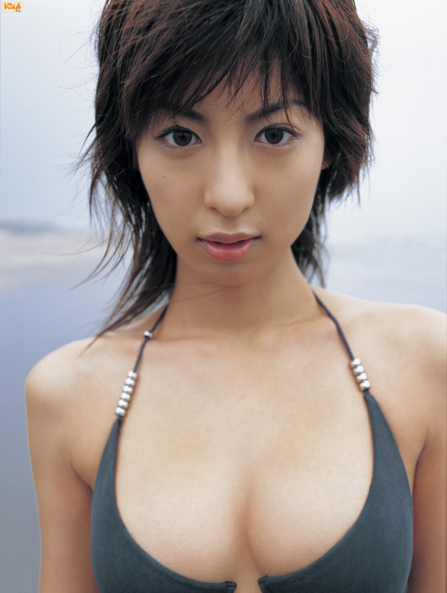 Bomb.tv.2005.10.Marika.Okubo_17