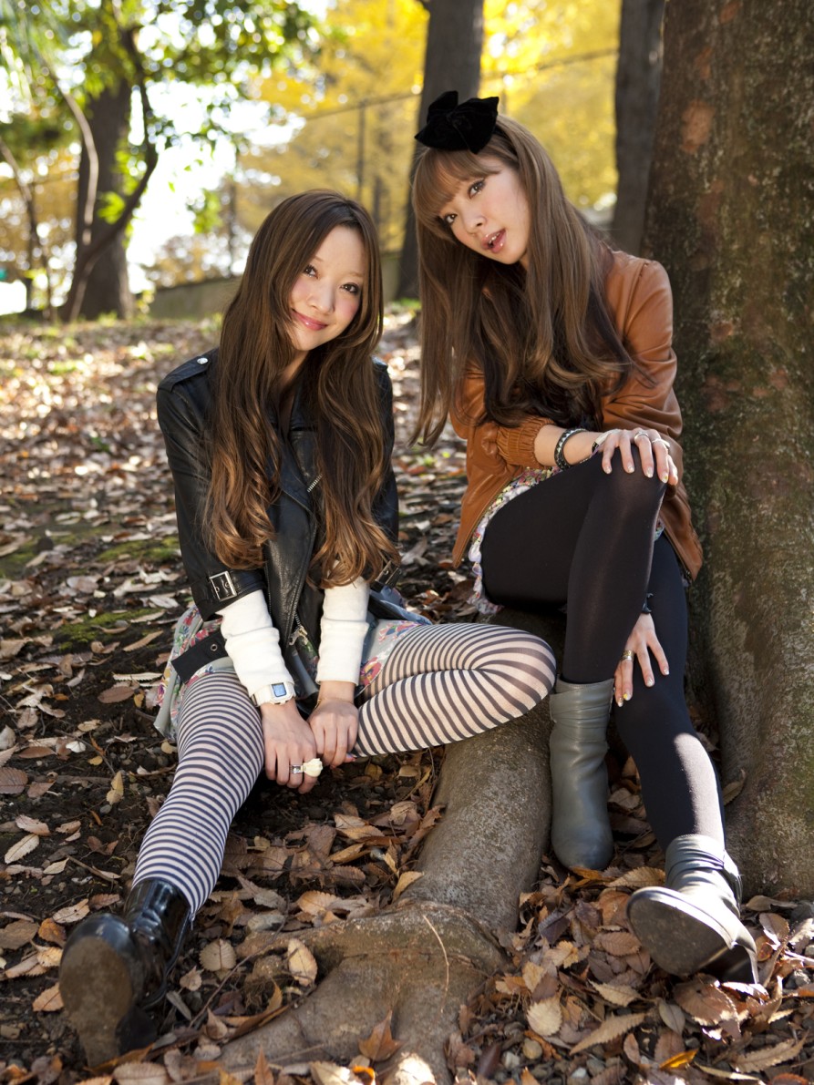 sabra-netstrictlygirls_ami_x_aya_sizuki_-_everyday_life_sisters2010-04-01_1