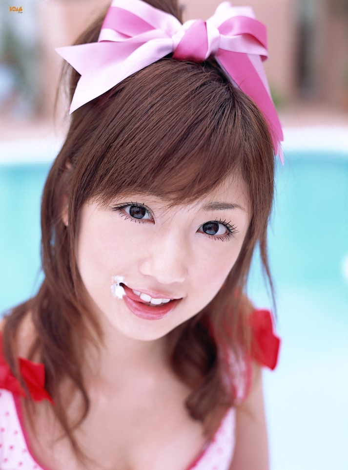 Yuko Ogura - [Bomb.tv] Nov 2006oy002
